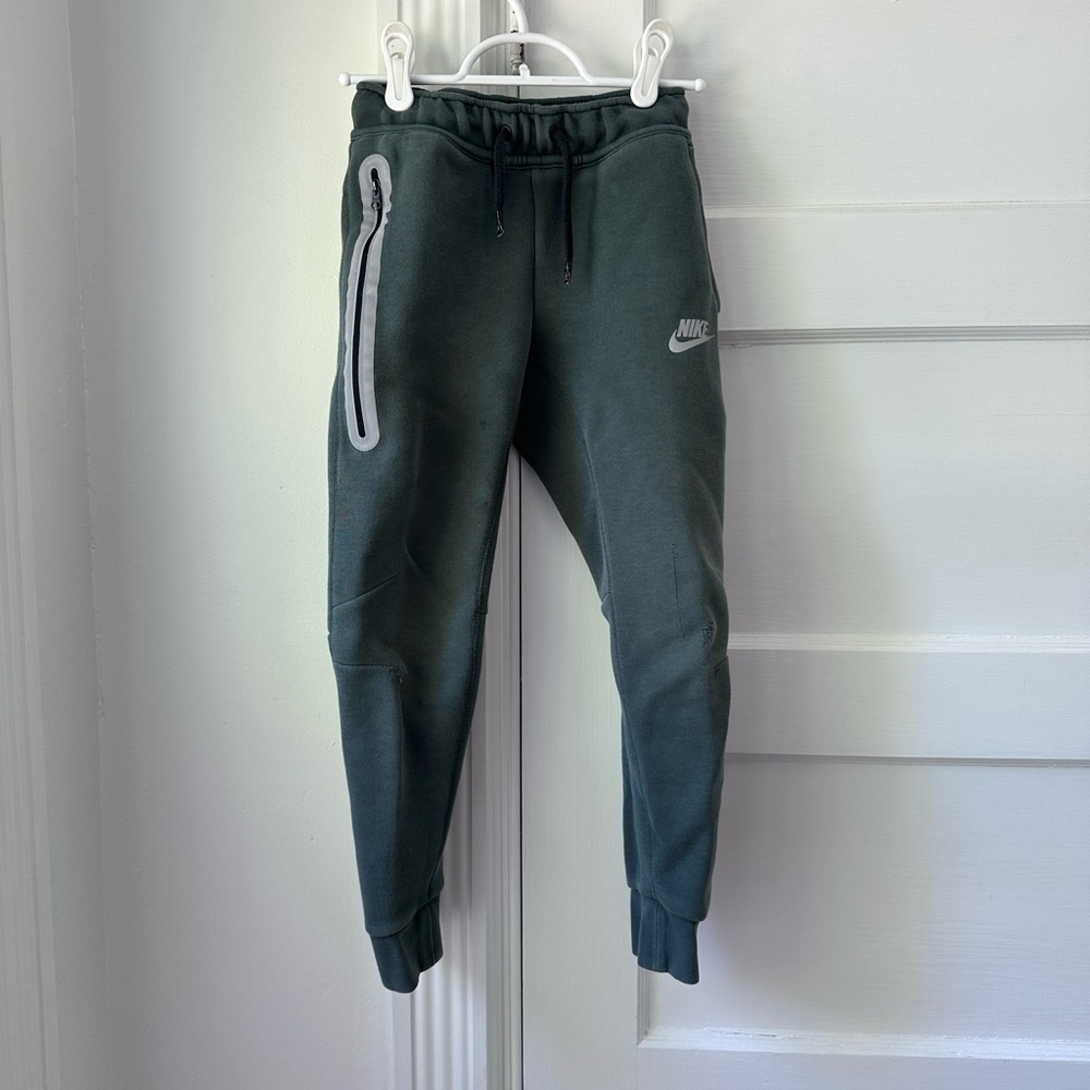 Nike Sportswear Tech Fleece Big Kids' Reflective Joggers, size Small